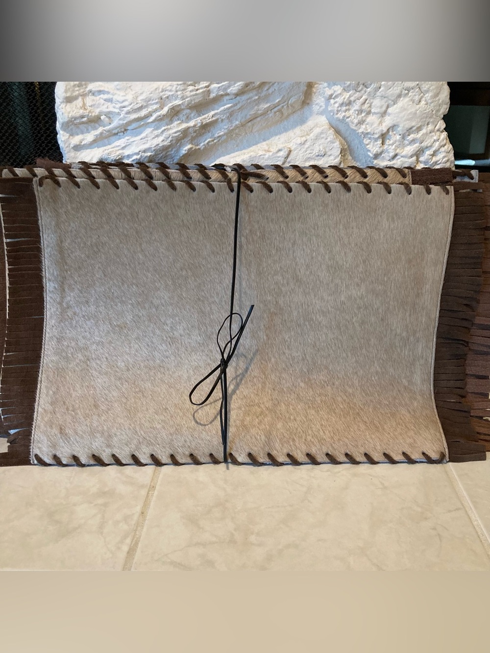 NWT Dekoland plain laced cowhide and suede fringe placemat set